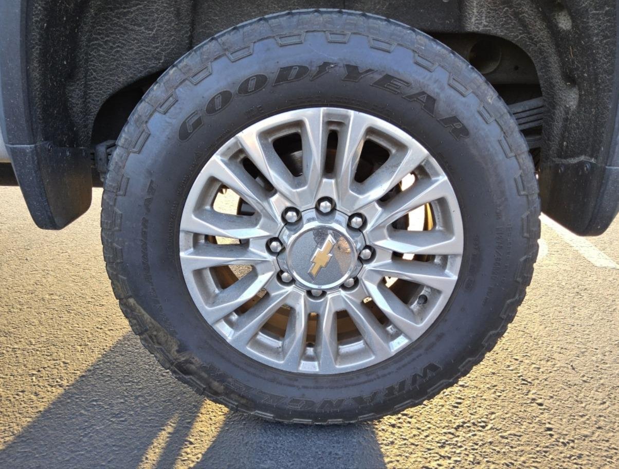 Used 2022 Chevrolet Silverado 2500 High Country w/ Z71 Off-Road Package AWD/4WD image 15