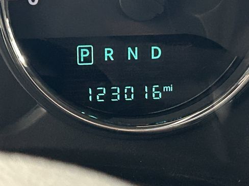 Used 2015 Jeep Wrangler Unlimited Sahara w/ Connectivity Group image 31