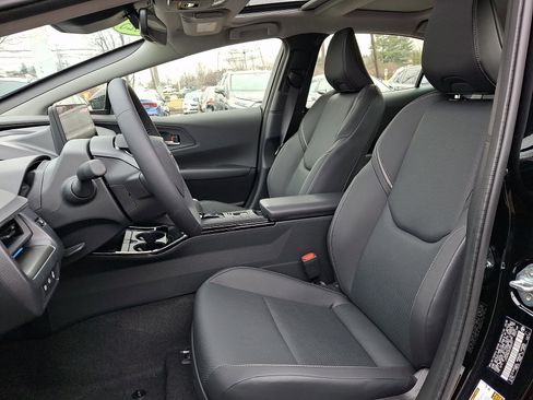 Used 2025 Toyota Prius AWD image 13