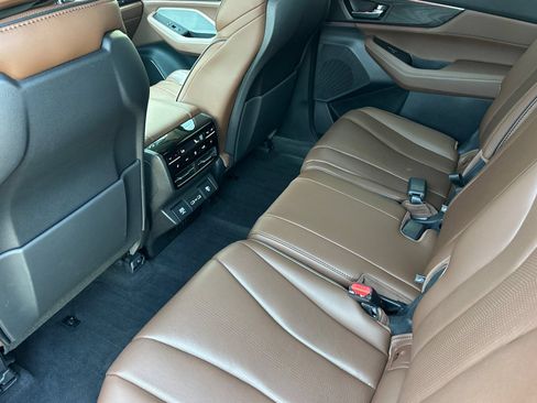 Used 2023 Acura MDX SH-AWD w/ Advance Package image 12