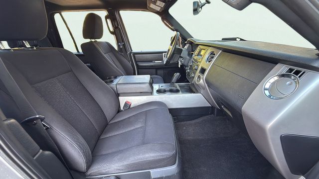 Used 2017 Ford Expedition XLT AWD/4WD image 24