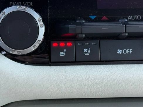 Used 2023 Toyota Tundra Capstone AWD/4WD image 26