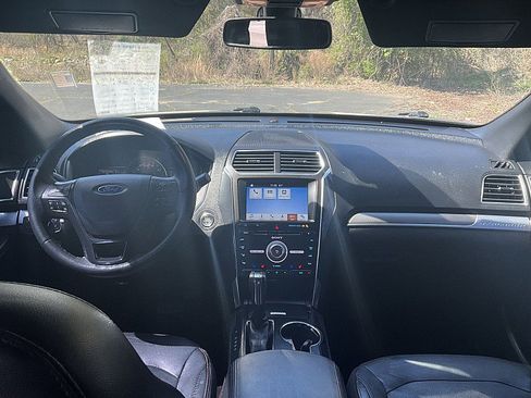Used 2018 Ford Explorer Sport w/ Equipment Group 401A image 13