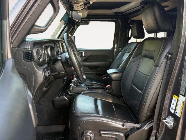 Used 2018 Jeep Wrangler Unlimited Sahara w/ Dual Top Group AWD/4WD image 8