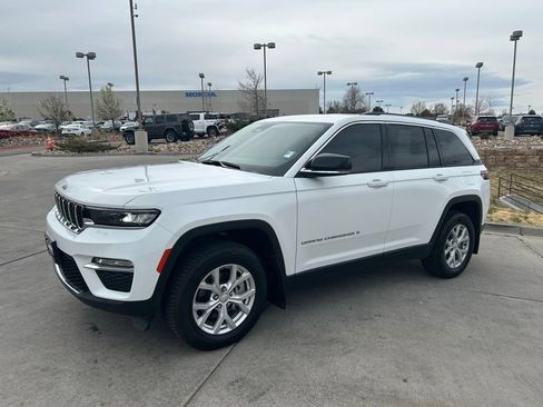 Used 2023 Jeep Grand Cherokee Limited AWD/4WD image 3