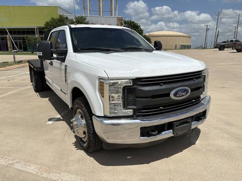 Used 2018 Ford F350 XL w/ Power Equipment Group RWD image 5