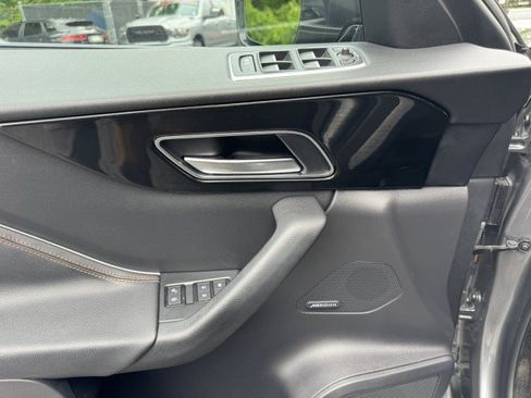 Used 2017 Jaguar F-PACE Prestige AWD/4WD image 7