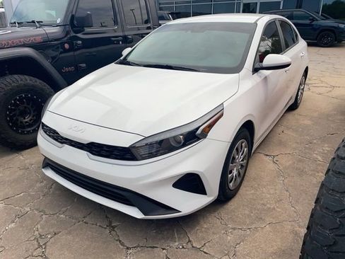 Used 2023 Kia Forte LX FWD image 1