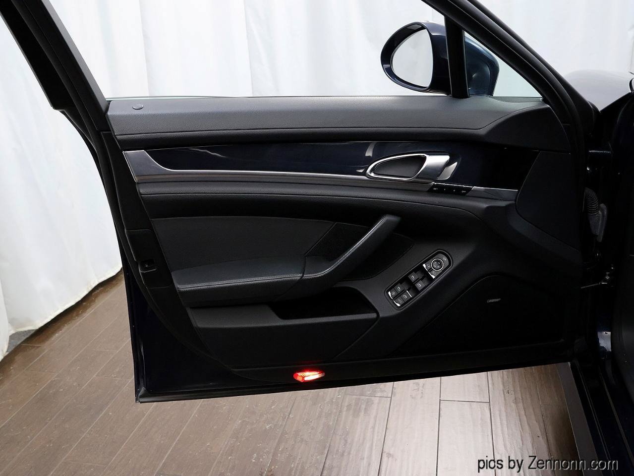 Used 2012 Porsche Panamera 4 image 27