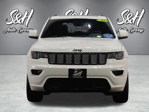 Used 2020 Jeep Grand Cherokee Altitude AWD/4WD image 13