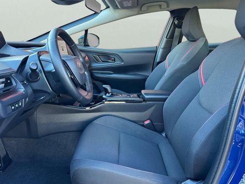 Used 2025 Toyota Prius Plug-In Hybrid image 14