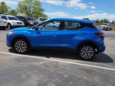 Used 2022 Nissan Kicks SV FWD image 6