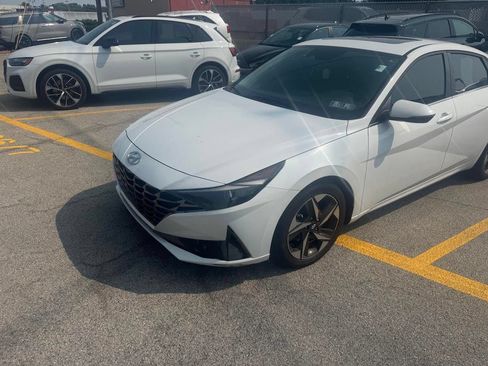 Used 2021 Hyundai Elantra SEL w/ Convenience + Premium Package FWD image 1