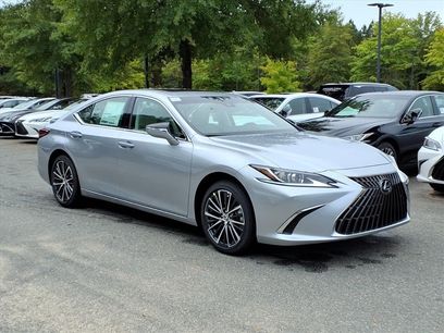 New 2025 Lexus ES 300h w/ Premium Package