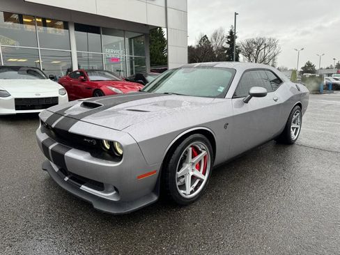 Used 2016 Dodge Challenger SRT Hellcat image 11