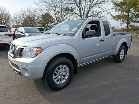 Used 2018 Nissan Frontier SV w/ Value Truck Package image 3