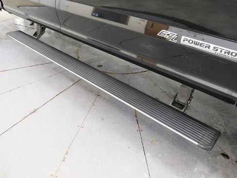 Used 2017 Ford F250 Lariat w/ Chrome Package image 39