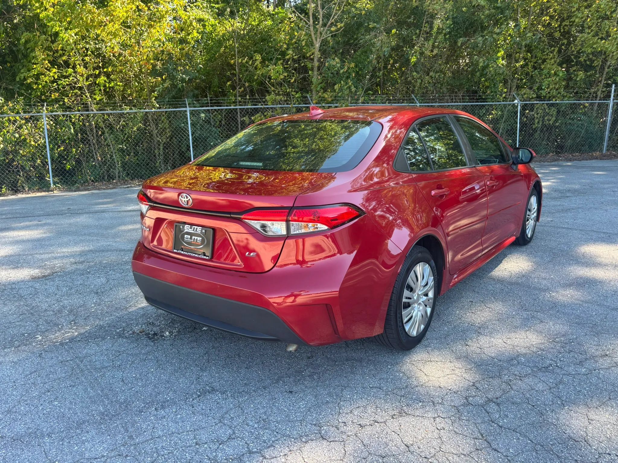 Used 2020 Toyota Corolla LE FWD image 6