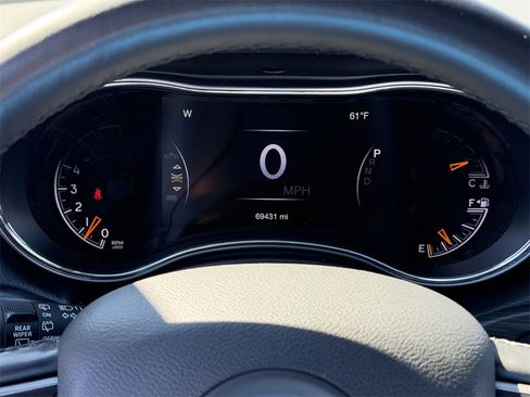 Used 2022 Jeep Grand Cherokee Laredo X image 13