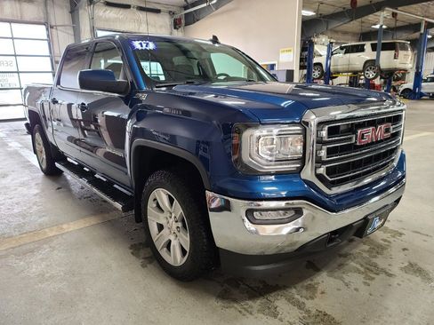 Used 2017 GMC Sierra 1500 SLE w/ SLE Value Package image 4