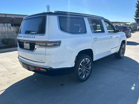 Used 2023 Jeep Grand Wagoneer Series III w/ HD Trailer Tow Package image 7