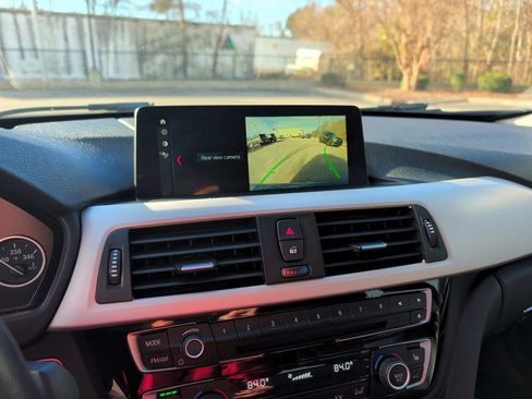 Used 2018 BMW 320i xDrive Sedan image 23