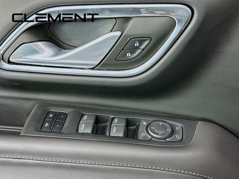 Used 2022 Chevrolet Suburban Z71 image 27