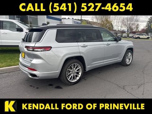 Used 2022 Jeep Grand Cherokee L Summit w/ Luxury Tech Group V AWD/4WD image 9