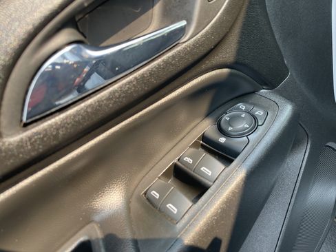 Used 2020 Chevrolet Equinox LT FWD image 20