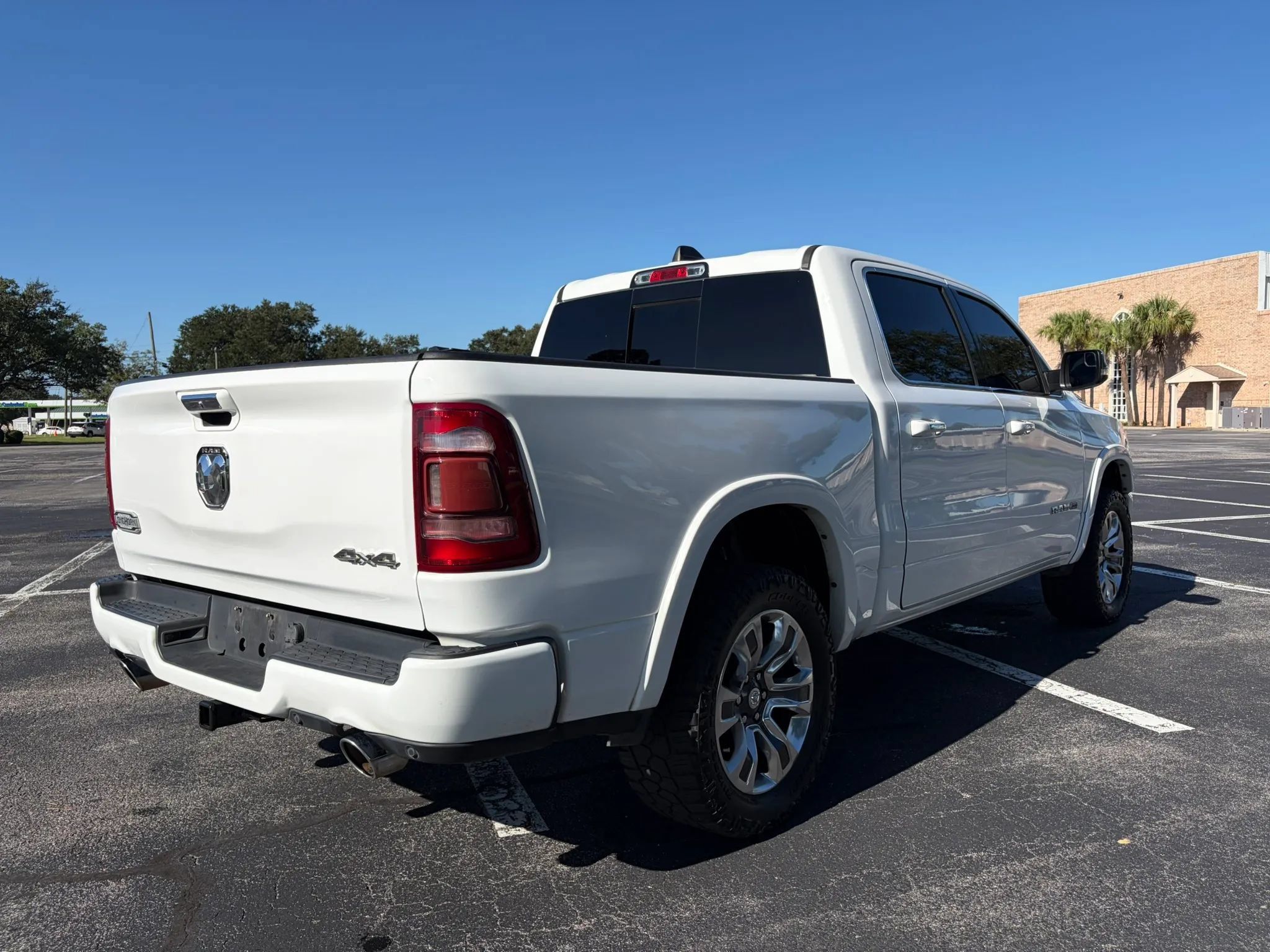 Used 2021 RAM 1500 Limited w/ Body Color Bumper Group AWD/4WD image 7
