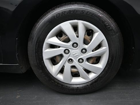 Used 2020 Hyundai Elantra SE w/ Cargo Package (C1) image 10