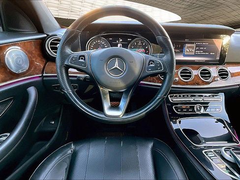 Used 2017 Mercedes-Benz E 300 4d Sedan E300 Luxury image 5