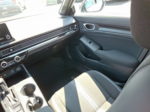 Used 2022 Honda Civic Sport image 12