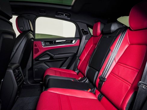 New 2026 Porsche Cayenne Coupe image 17