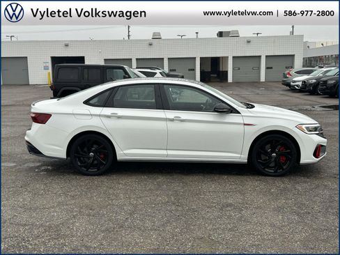 Certified 2023 Volkswagen Jetta GLI Autobahn w/ GLI Black Package image 2