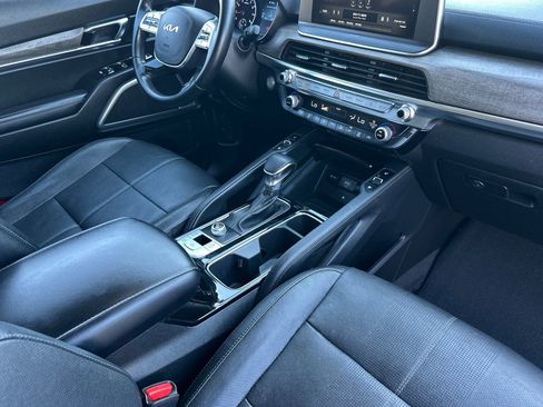 Used 2022 Kia Telluride EX w/ EX Premium Package image 20