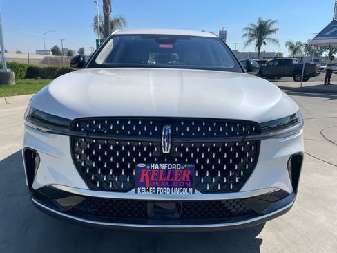 New 2026 Lincoln Nautilus Premier image 8