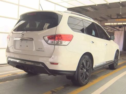 Used 2015 Nissan Pathfinder Platinum AWD/4WD image 4