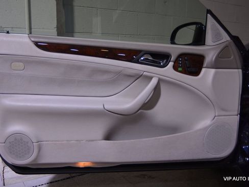 Used 2002 Mercedes-Benz CLK 320 Cabriolet image 7