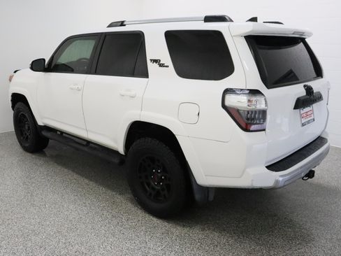 Used 2017 Toyota 4Runner TRD Off-Road Premium AWD/4WD image 9