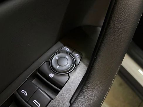 Used 2025 Chevrolet Blazer LT FWD image 38