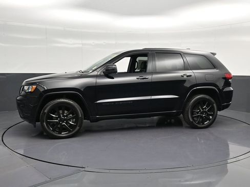 Used 2020 Jeep Grand Cherokee Altitude AWD/4WD image 7