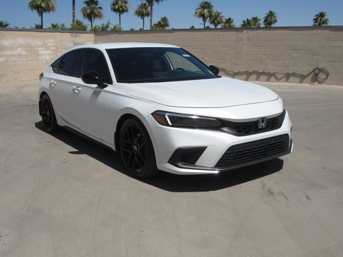 Used 2024 Honda Civic Sport image 2