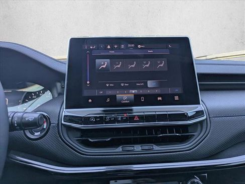 New 2026 Jeep Compass Latitude image 13