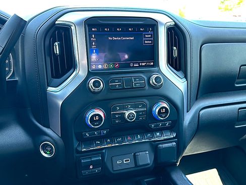 Used 2020 GMC Sierra 1500 SLT RWD image 31