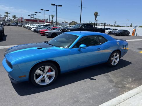 Used 2009 Dodge Challenger SRT8 w/ SRT Option Group II RWD image 27
