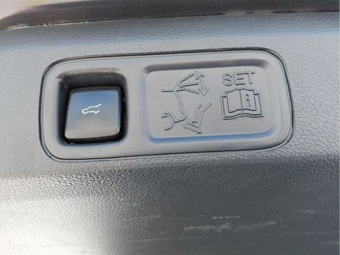 Used 2024 Ford Expedition Limited AWD/4WD image 24