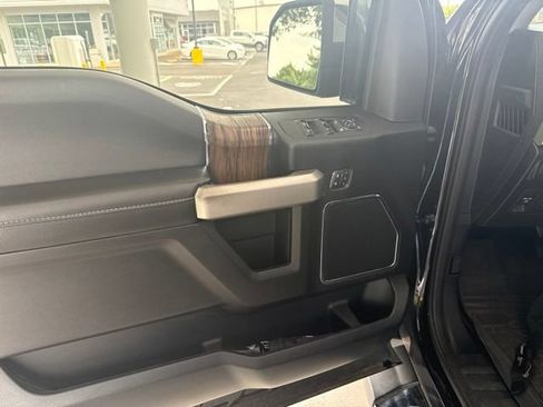 Used 2019 Ford F150 Lariat w/ Equipment Group 502A Luxury AWD/4WD image 12