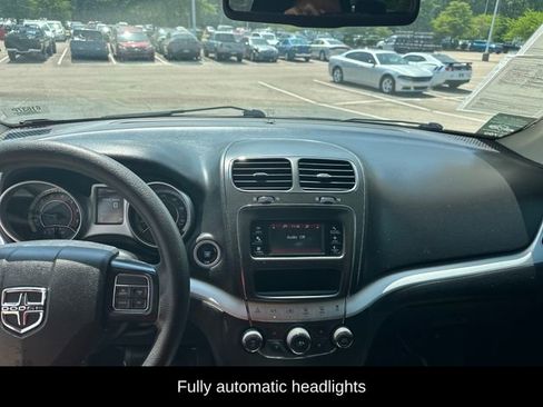 Used 2019 Dodge Journey SE FWD image 10