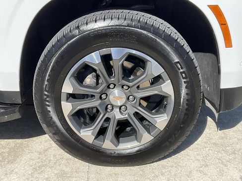 Used 2026 Chevrolet Tahoe LS RWD image 7